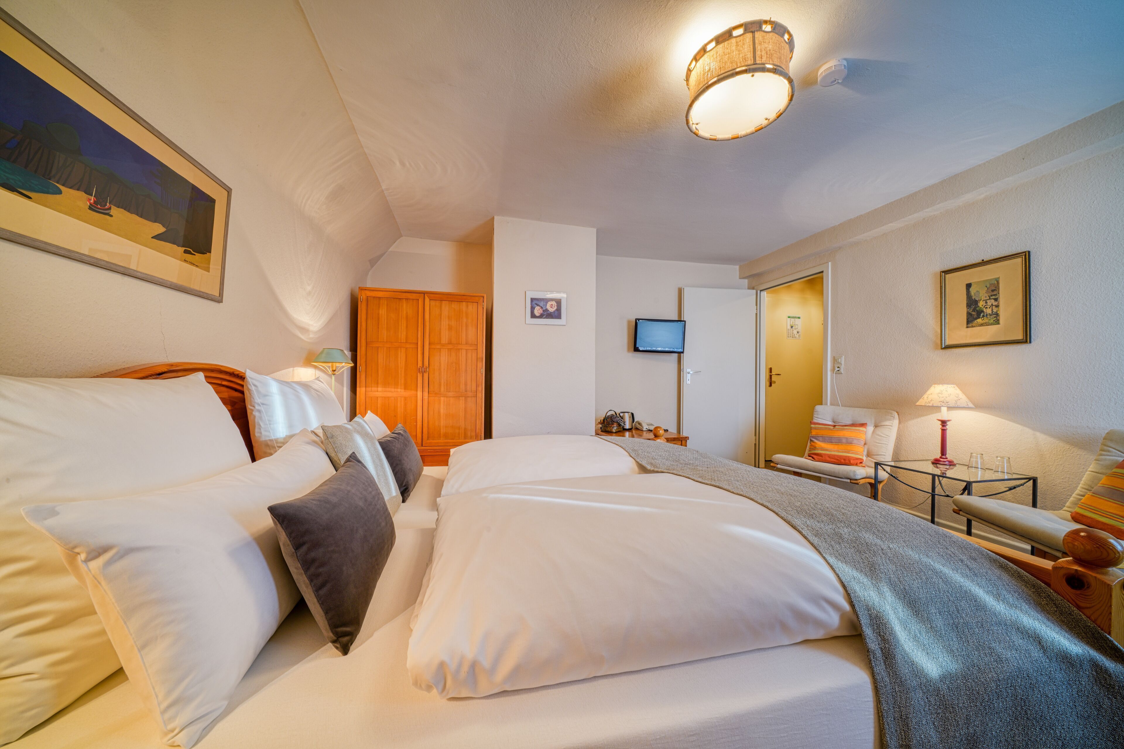 Free WiFi, bed sheets