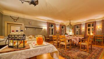 Tägliches inbegriffenes Frühstücksbuffet