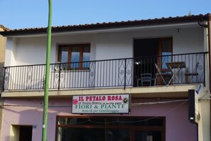 Exterior detail - THE JASMINE (Posada)