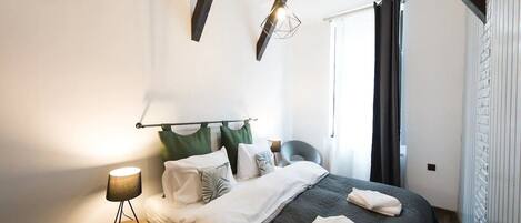 1 bedroom, WiFi, bed sheets