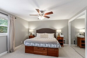 4 Schlafzimmer, Schreibtisch, Bügeleisen/Bügelbrett, kostenloses WLAN