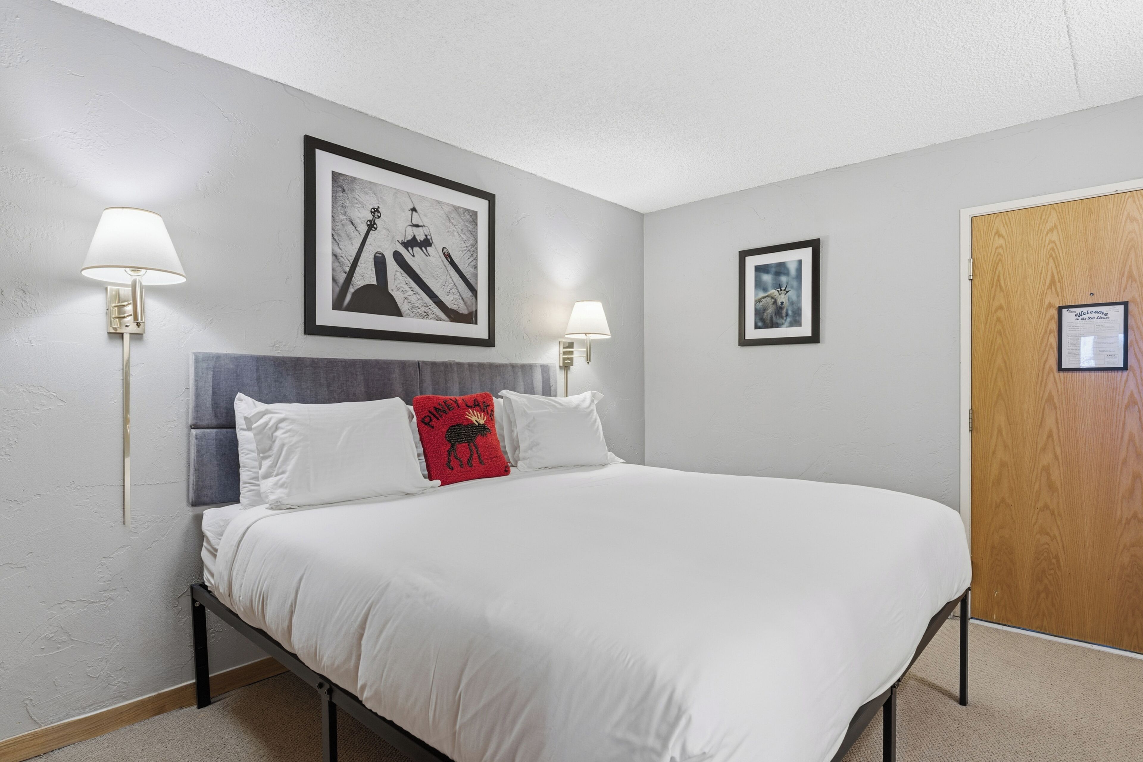 Iron/ironing board, free WiFi, bed sheets