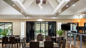 Restaurant - Madison Garden Residences  (Dauis)