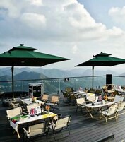 Khu ẩm thực ngoài trời