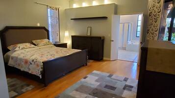 3 soverom, strykejern/-brett, wi-fi (inkludert) og sengetøy