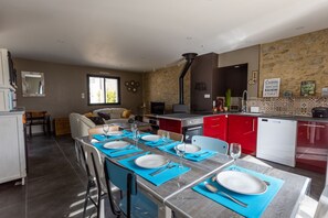 Fridge, microwave, oven, dishwasher - Gouezan - Maison familiale Presqu’île de Rhuys (Saint-Gildas-de-Rhuys)