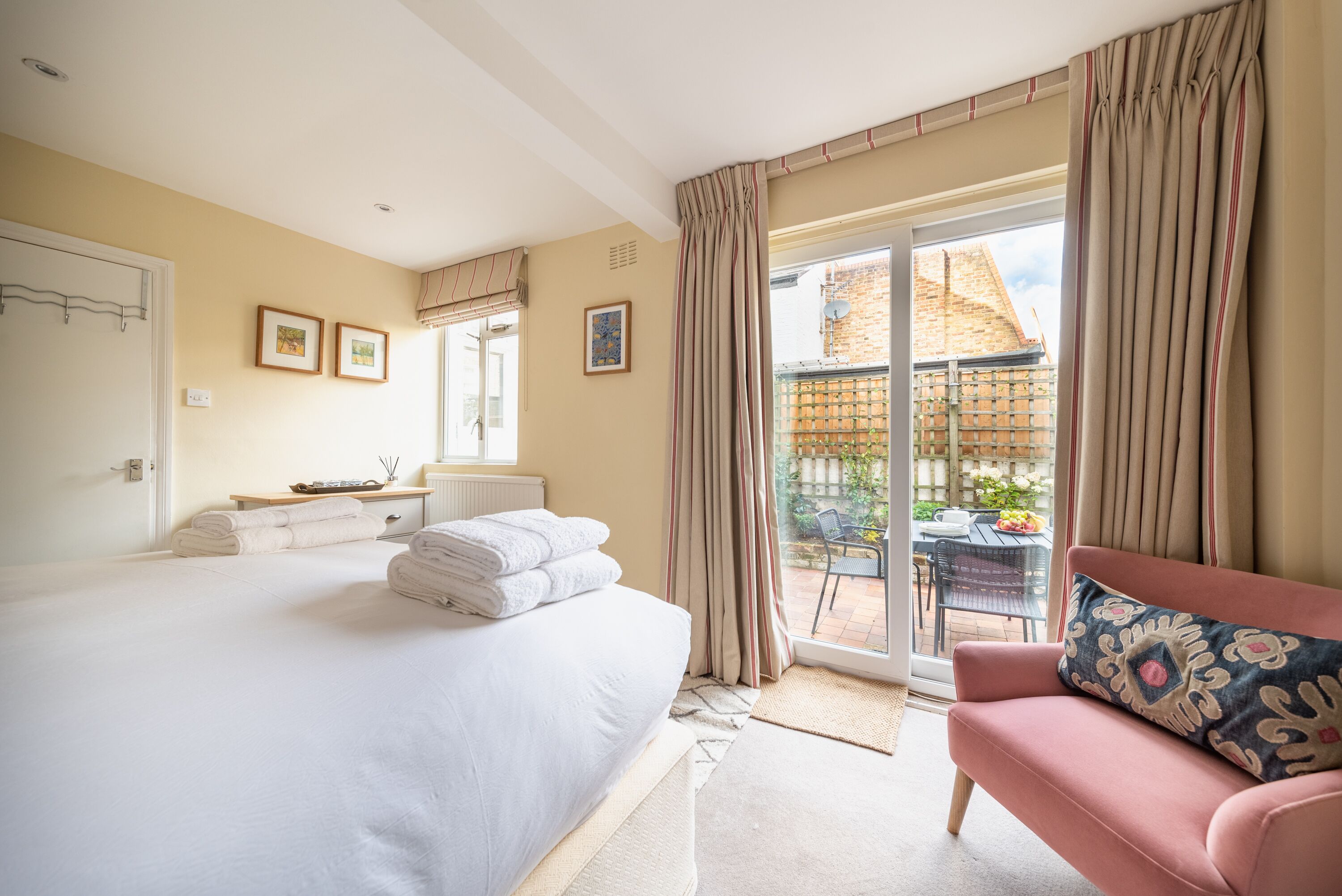 2 bedrooms, desk, iron/ironing board, free WiFi