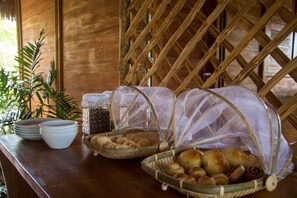 Villa familiar, 4 habitaciones, vistas a la playa | Servicio de comidas en la habitación