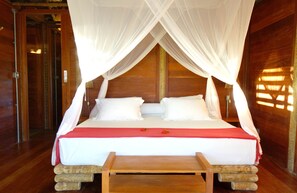 Family Villa, 4 Bedrooms, Beach View | Iron/ironing board, travel crib, free WiFi, bed sheets
