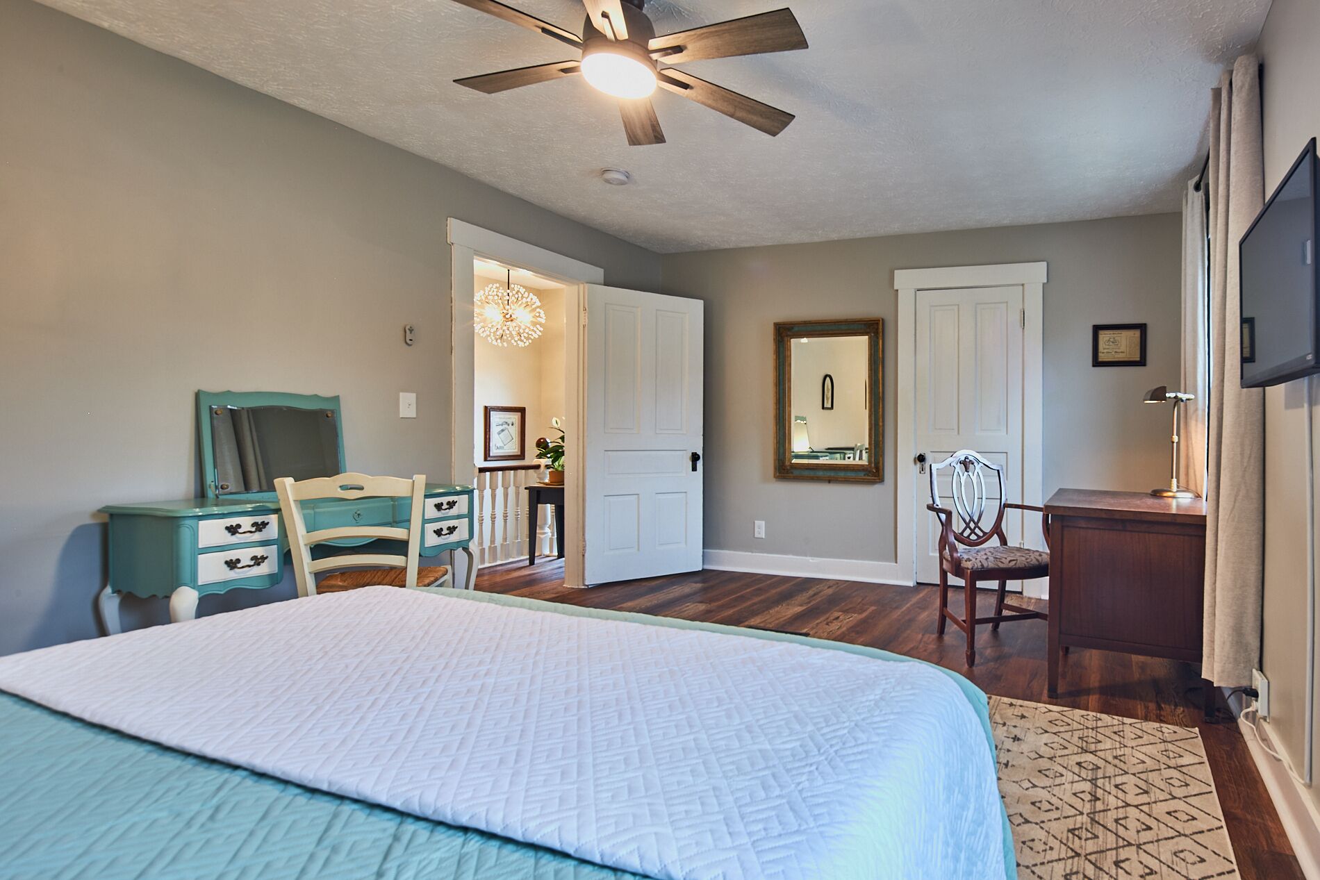 3 bedrooms, desk, travel crib, free WiFi