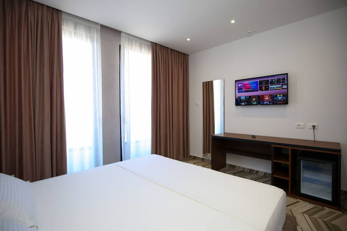 Doppelzimmer, Meerblick | Hochwertige Bettwaren, Minibar, Schreibtisch, Bügeleisen/Bügelbrett