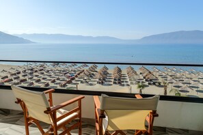 View from property - Sea & Sand Hotel (Qendër Vlorë)