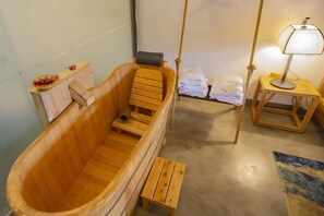 Room - Emei Bamboo Hills Private Hot Spring Hostel (Emeishan)