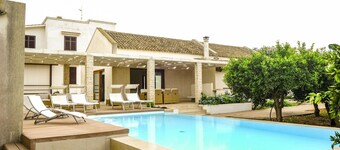 Villa with Pool in sicily