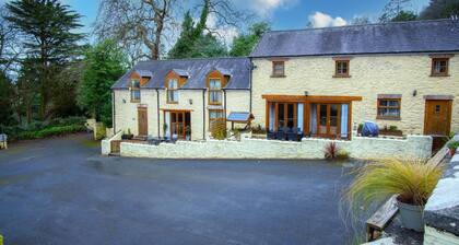 Fletcher Coach House - 3 Bedroom Cottage - Pendine