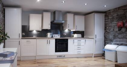 Fletcher Coach House - 3 Bedroom Cottage - Pendine