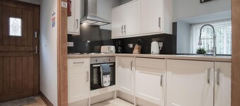 Rose Coach House - 3 Bedroom Cottage - Pendine