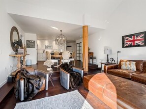 Living area - Blueberry|2BDR Luxury|Pool & Hot Tub|Best Views (Whistler)