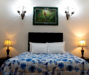 Free WiFi, bed sheets - Alebrije Hotel Boutique (Guadalajara)
