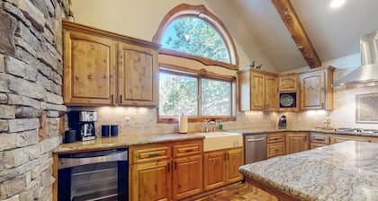 Private alpine hideaway with fireplaces, furnished deck, & designer kitchen - dog-friendly