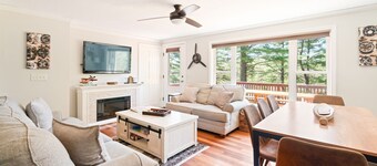 Beautiful property with Mountain View & privacy. Near trails, eateries & more!