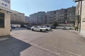 Free self parking - Homeinn · neo (Shangrao Yushan Tianjie) (Yushan)