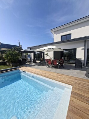 Piscine extérieure, piscine chauffée
