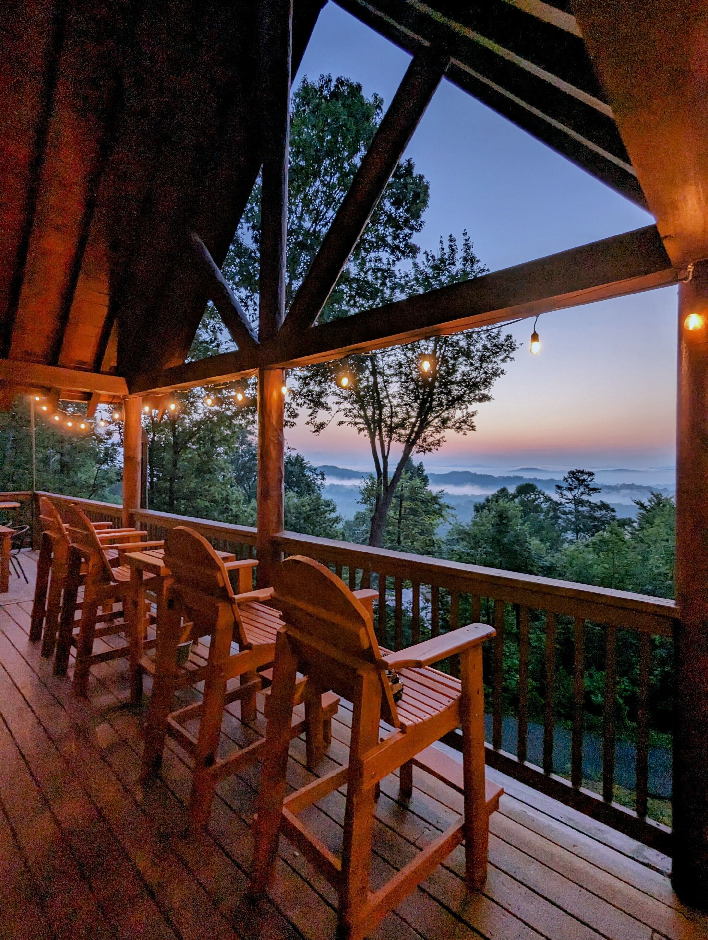  Family Cabin, Stunning Views, Close to Town, Hot Tub, Fire Pit, Pool Table