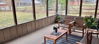 Country Club Home, 5 mins from Miami U