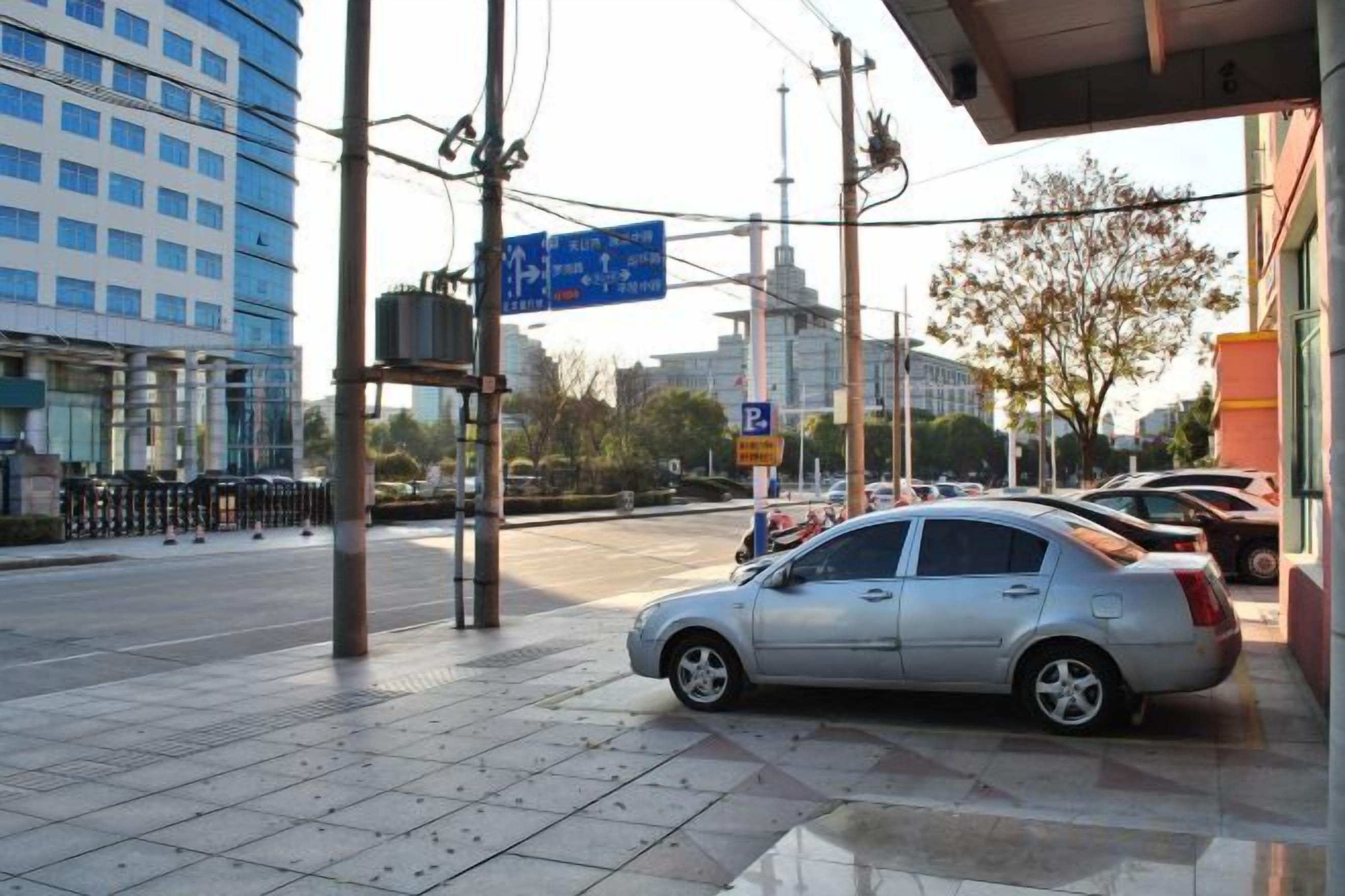 المنطقة المحيطة بالمنشأة