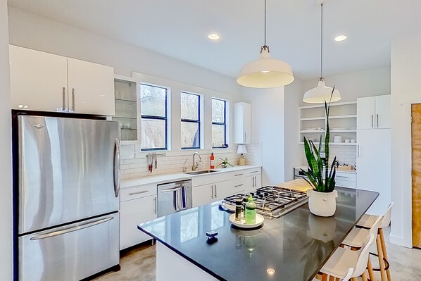 Fridge, microwave, oven, stovetop