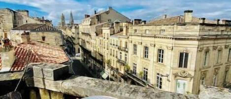 تناول الطعام بالخارج