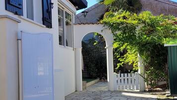 Enceinte de lâhĂ©bergement