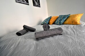 1 bedroom, WiFi, bed sheets - Charming Studio 50M from the sea (Menton)