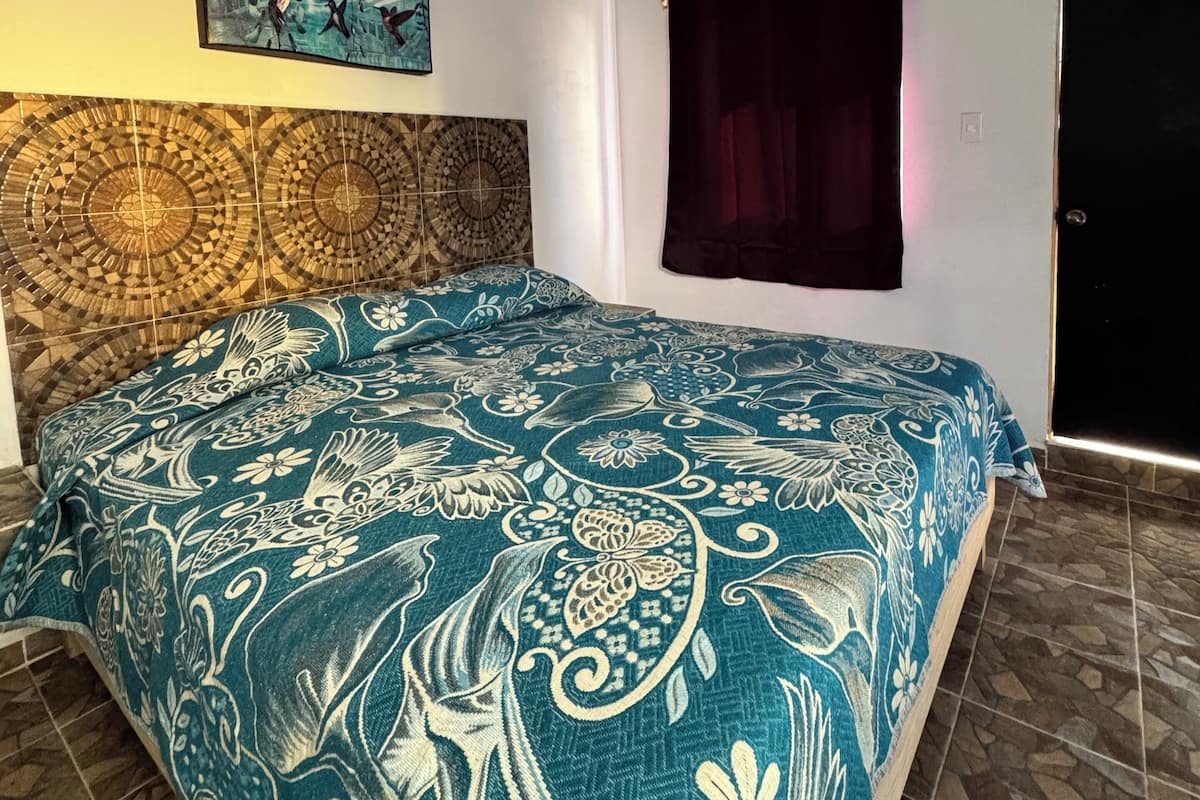 Standard Room | Select Comfort beds, WiFi (free), bed sheets