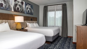 3 bedrooms, in-room safe, iron/ironing board, WiFi