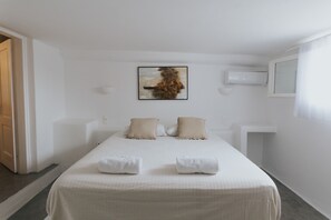 Deluxe Beach Front Villa, With Pool | 6 bedrooms, Select Comfort beds, desk, blackout curtains - MyMykonos Villa II Beach Front  (Mykonos)