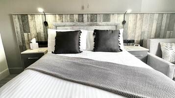 Dobbeltrom – deluxe | Strykejern/-brett, wi-fi (inkludert) og sengetøy