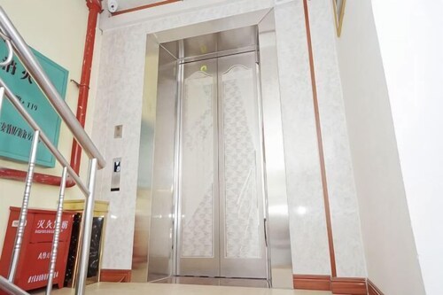 Xinyi Holiday Hotel（Guilin High Speed Railway North Station）