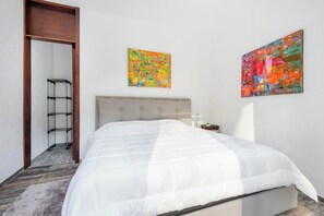 5 室のベッドルーム、WiFi、ベッドシーツ