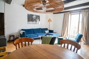 TV, fireplace, Netflix, DVD player