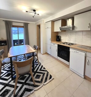 Køleskab, ovn, kogeplade, opvaskemaskine