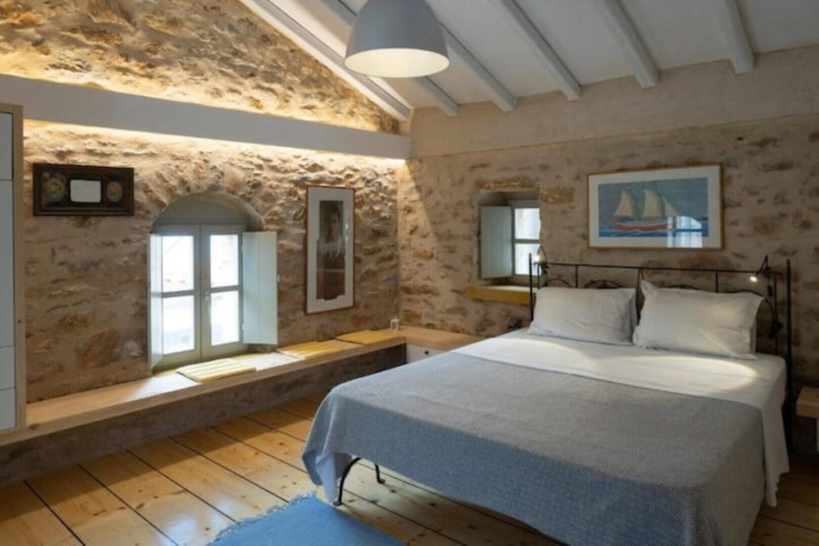 3 bedrooms, in-room safe, iron/ironing board, free WiFi