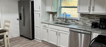 4BR Heated Pool Relaxation Home / Airport / Beach