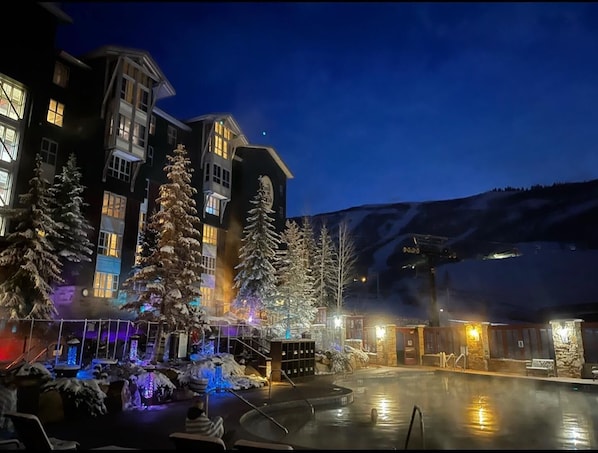 Piscina all'aperto, una piscina riscaldata