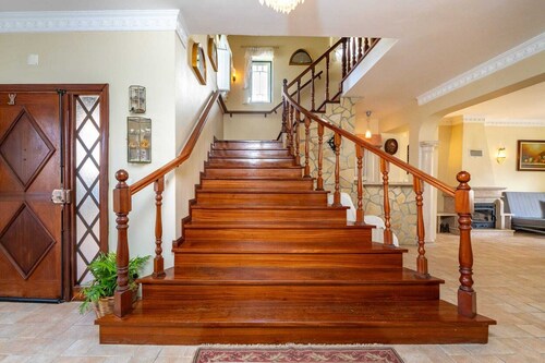 Leuzea Villa, Seixal, Setubal