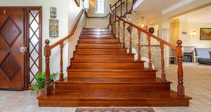 Leuzea Villa, Seixal, Setubal