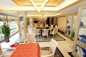 Imagen sin descripción, 5 de 81, botón