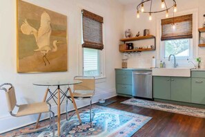Dining - Pink Treehouse - fully fenced yard (Houston)