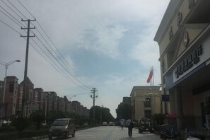 Unclassified image, 4 of 21, button - Mingyue International Hotel (Zhangshu)